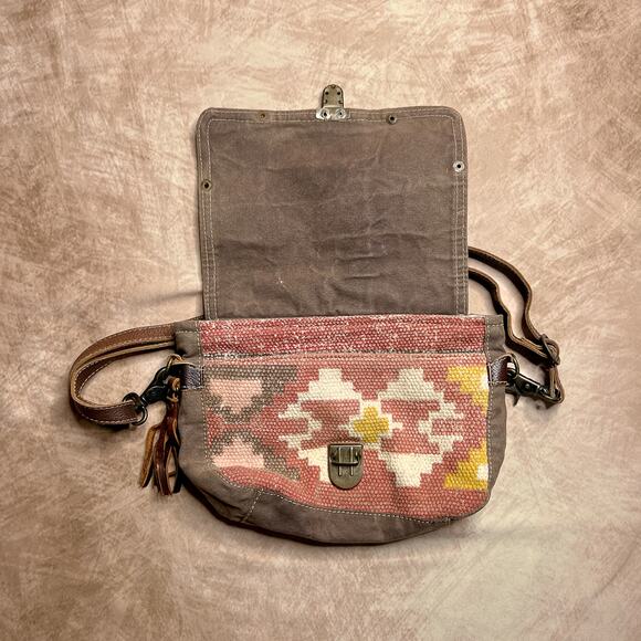 Myra Bag Patchwork Animal Print Southwestern Tapestry Shoulder Bag Fringe Boho - Picture 4 of 8